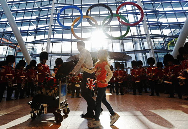 Airport unveils Olympic Rings for London Game