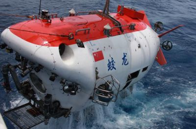 China's manned deep-sea submersible Jiaolong.[ File p hoto]