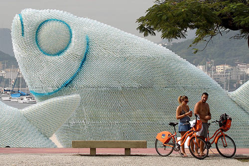 Giant fish made of plastic bottles at Botafogo beach in Rio de Janeiro on June 19. [CFP]