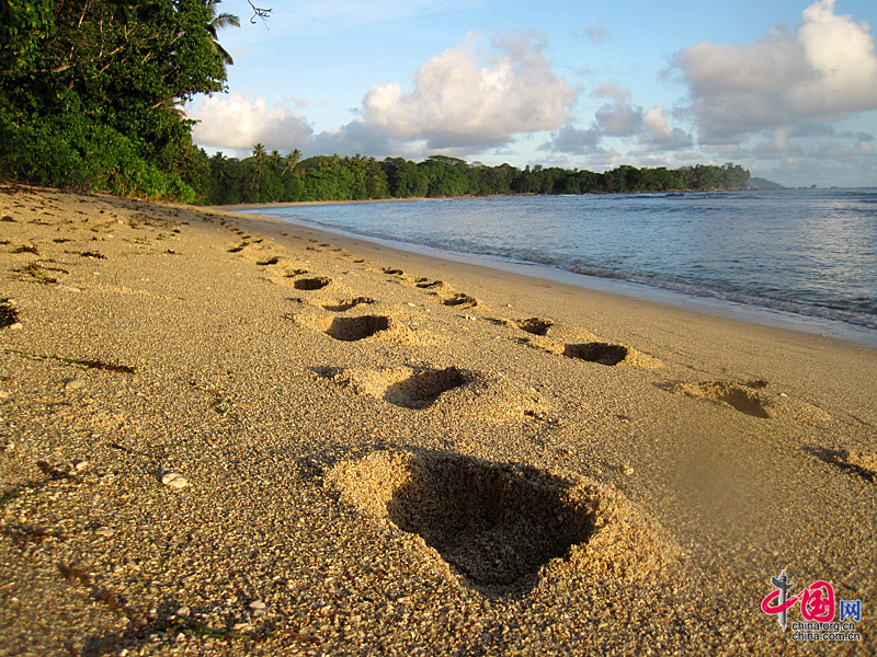 Seychelles, a country made up of 115 islets with more than half of its territory being nature reserve, is one of China's outbound tourist destinations. [China.org.cn]