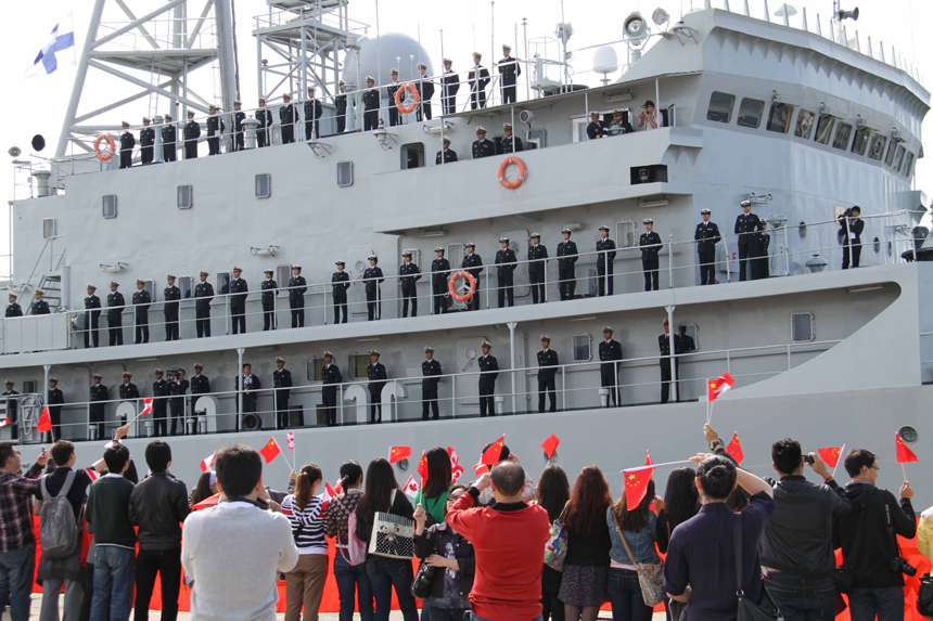 The Chinese Navy training vessel 'Zhenghe' arrived in the eastern Canadian port city of Halifax on Monday, starting a three-day goodwill visit to the country. [Xinhua photo]