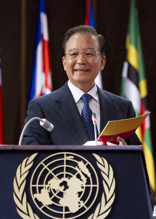 Chinese Premier Wen Jiabao delivers a speech at the United Nations Economic Commission for Latin America and Caribbean (ECLAC) in Santiago, June 26, 2012. [Xinhua]