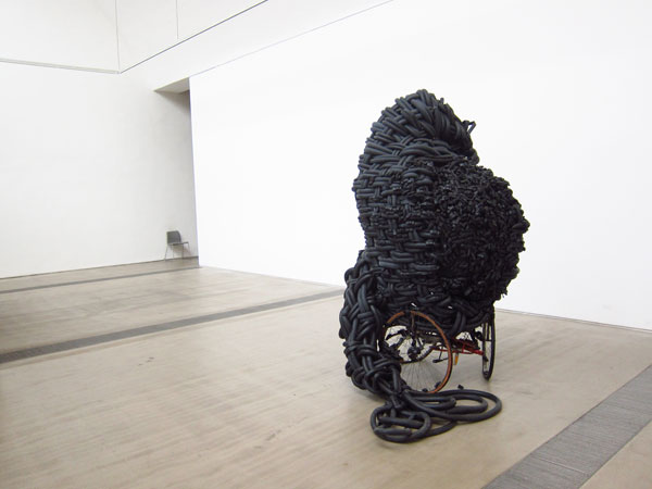 Même Lit, Rêves Diffèrents by Chen Zhen, exhibiting at Faurschou Foundation until Sept 15, 2012. [Photo: CRIENGLISH.com/William Wang]