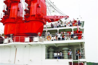 China's icebreaker Xuelong open to the public