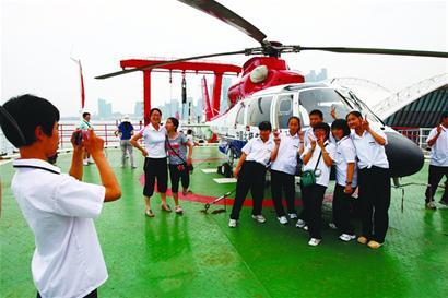 China's icebreaker Xuelong open to the public