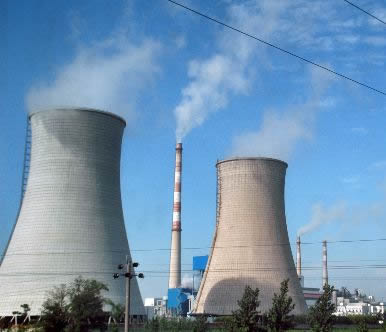 Local supervision led to a decline in efforts to curb carbon emissions in some parts of China in the first half of 2012. [File photo]