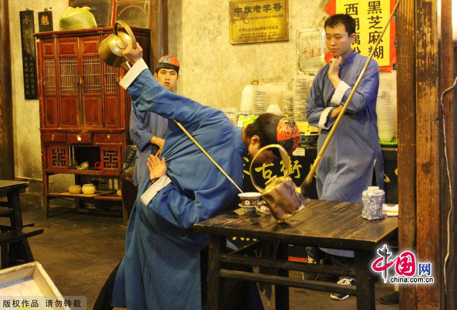 As one of the most famous historic streets in Hangzhou, Qinghefang Street reflects the social features of the Southern Song Dynasty (1127-1279). Taking a stroll along this street, you will be attracted by the antique buildings and local crafts, such as silk parasols, brocades, renowned Zhang Xiaoquan scissors and Hangzhou fans. [China.org.cn]