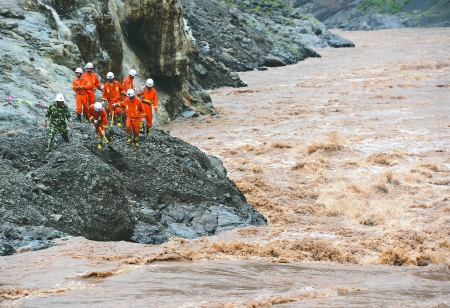 death toll hits 14 after sw china mudslide