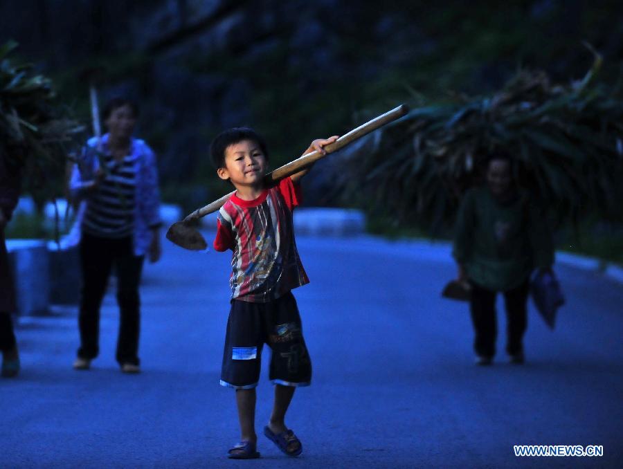 Children enjoy their summer vacation in China's Guangxi