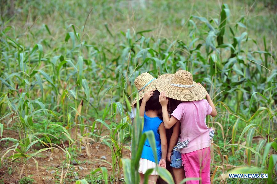 Children enjoy their summer vacation in China's Guangxi