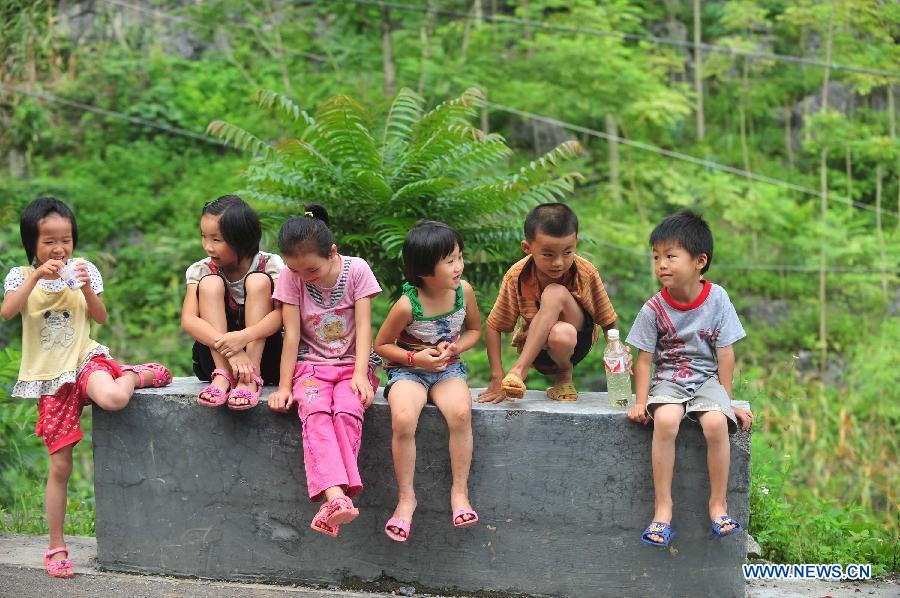 Children enjoy their summer vacation in China's Guangxi