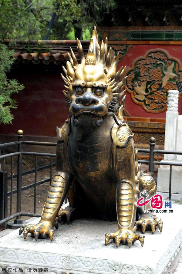 The Forbidden City (Palace Museum), a World Heritage site since 1987, imparts a sense of grandeur and wealth, an aura of pomp and majesty that has passed down the ages. 