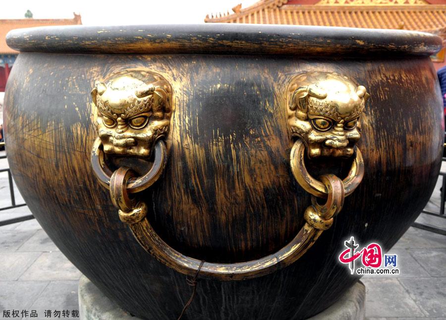 The Forbidden City (Palace Museum), a World Heritage site since 1987, imparts a sense of grandeur and wealth, an aura of pomp and majesty that has passed down the ages. 
