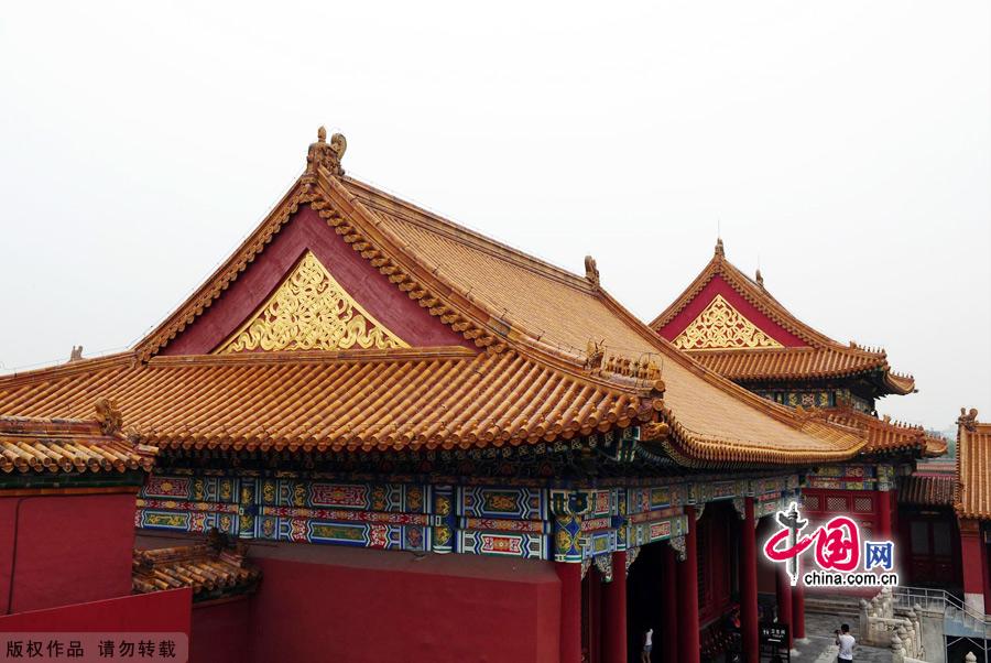 The Forbidden City (Palace Museum), a World Heritage site since 1987, imparts a sense of grandeur and wealth, an aura of pomp and majesty that has passed down the ages. 