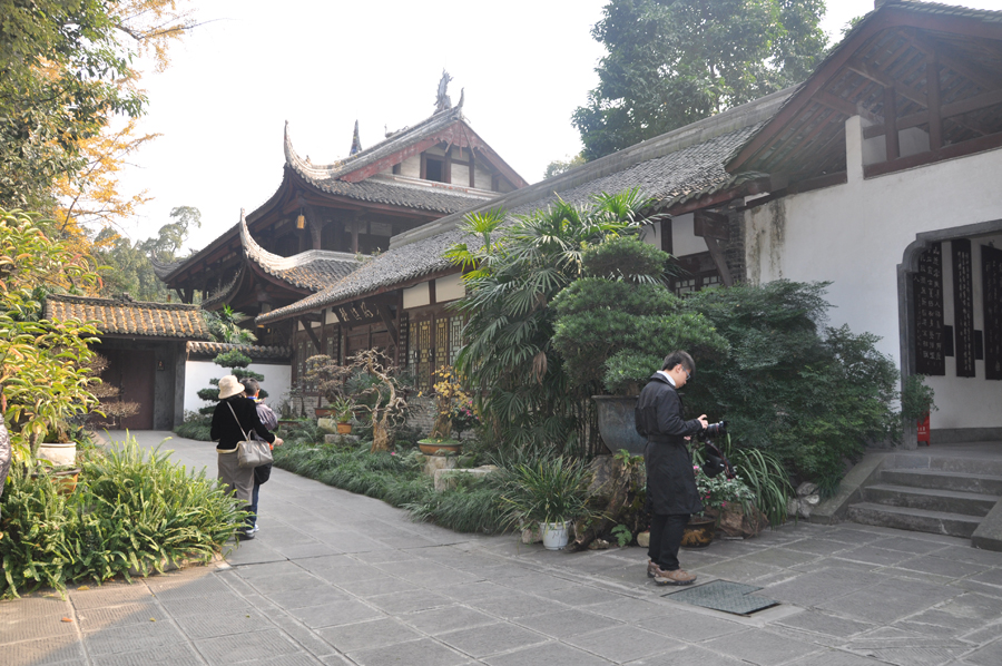 Du Fu Thatched Cottage is an idyllic 24-acre (97,000 m2) park and museum in honour of the Tang Dynasty poet Du Fu at the western outskirts of Chengdu, adjacent to the Huanhua Xi, (Flower Rinsing Creek). 