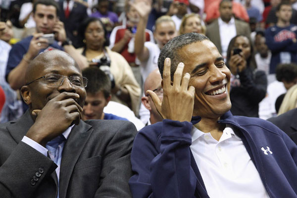 Obama cheers for US Olympic women's basketball team