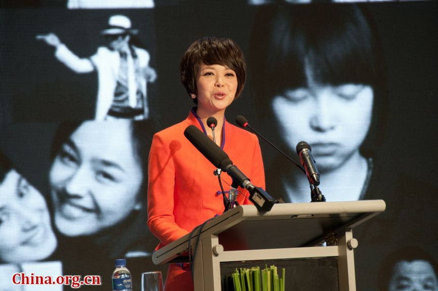 Tian Wei, a China Central Television anchor hosts the event. [Chen Boyuan / China.org.cn]