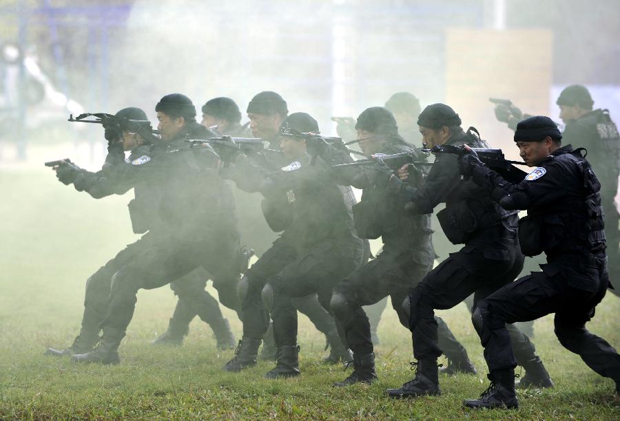 CHINA-GUANGZHOU-POLICE-EMERGENCY RESPONSE DRILL (CN)