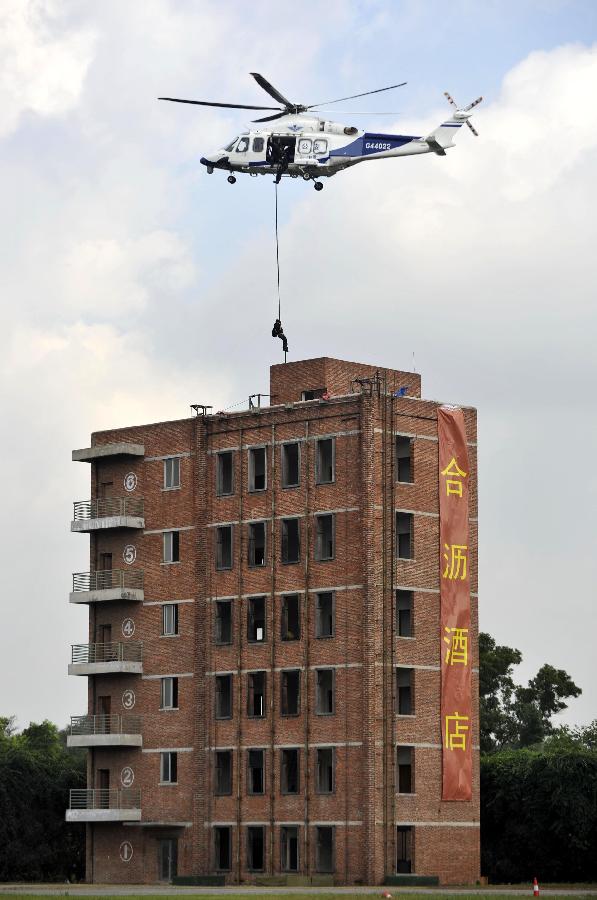 CHINA-GUANGZHOU-POLICE-EMERGENCY RESPONSE DRILL (CN)