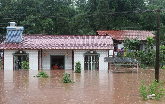 In the neighboring Sichuan province, 9,000 people have been relocated and 620,000 people have been affected by the rains as of 7 p.m. Sunday.[ Photo / Chinanews.com ]