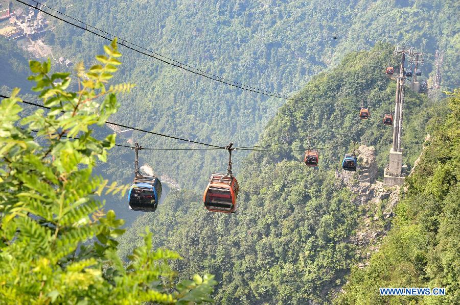 CHINA-HUNAN-TIANMEN MOUNTAIN-TOURISM (CN)