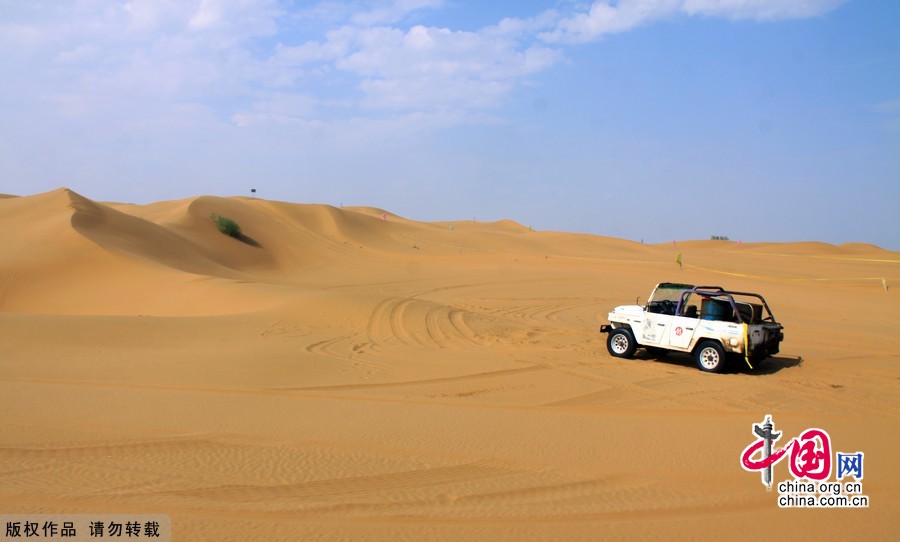 Shapotou sand-themed park, located in western Ningxia's Zhongwei City, is reputed to be one of the most wonderful places in China. The tourist attraction is just nestled in the junction where Yellow River meets Tangeer Desert.