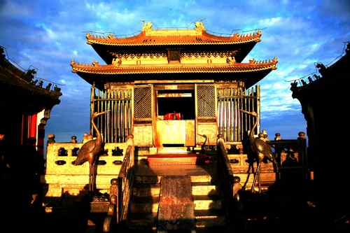 Golden Hall in Wudang Mountain is located on the top of the Tianzhu Peak, the main peak of Wudang Mountain, Hubei Province.