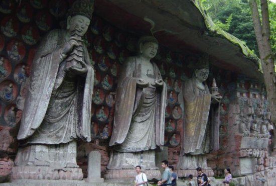 Located 15 kilometers northeast of Dazu County, Sichuan Province, the construction of Baoding Mountain Cliffside Statues began in 1179 during the Southern Song Dynasty (1127-1279) and lasted for 70 years. 