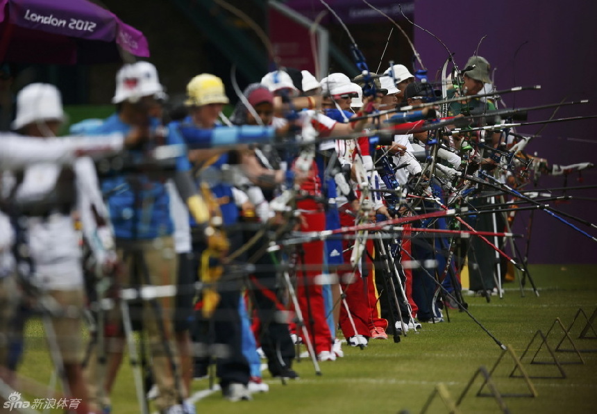 Women&apos;s individual and group archery ranking rounds of the London Olympic Games are held on July 27. [Sina]