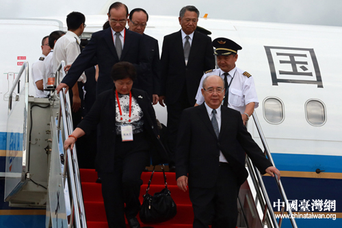 Wu Poh-Hsiung, honorary chairman of the Kuomintang (KMT) Party,took part in the 8th Cross-Straits Economic,Trade and Culture Forum in Harbin.[ Photo / Chinataiwan.org ]