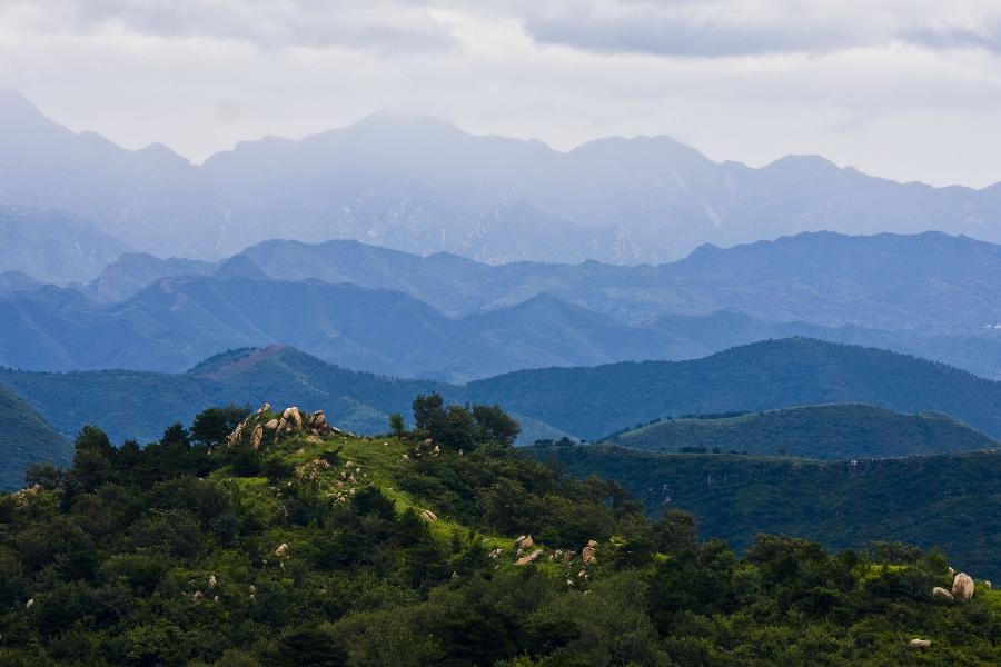 Photo taken on July 31, 2012 shows the scenery of the Panshan Mountain after rain in Jixian County, north China's Tianjin. (Xinhua/Yang Yanbo) 