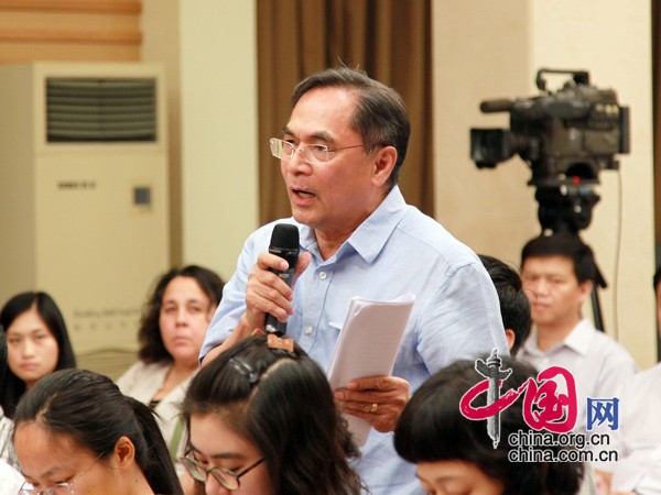 The reporter from CNN asked question at the press conference.[ Photo / China.org.cn]