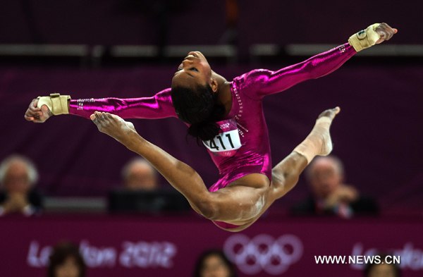 Gabrielle Douglas of U.S. competes in floor event during women's individual all-around competition of gymnastic artistic at the London 2012 Olympic Games in London, Britain, Aug. 2, 2012. Gabrielle Douglas of U.S. claimed the title in this event. [Xinhua]