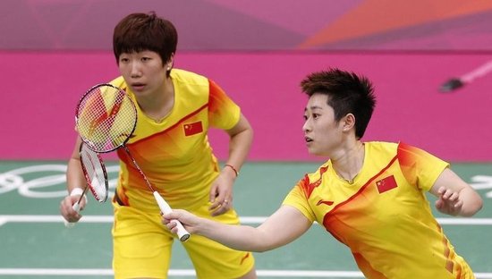 Chinese shuttlers Yu Yang and Wang Xiaoli lost in a suspicious way in women's doubles Tuesday evening at the Wembley Arena, which was hissed and booed by the crowd watching the competition. [Xinhua]
