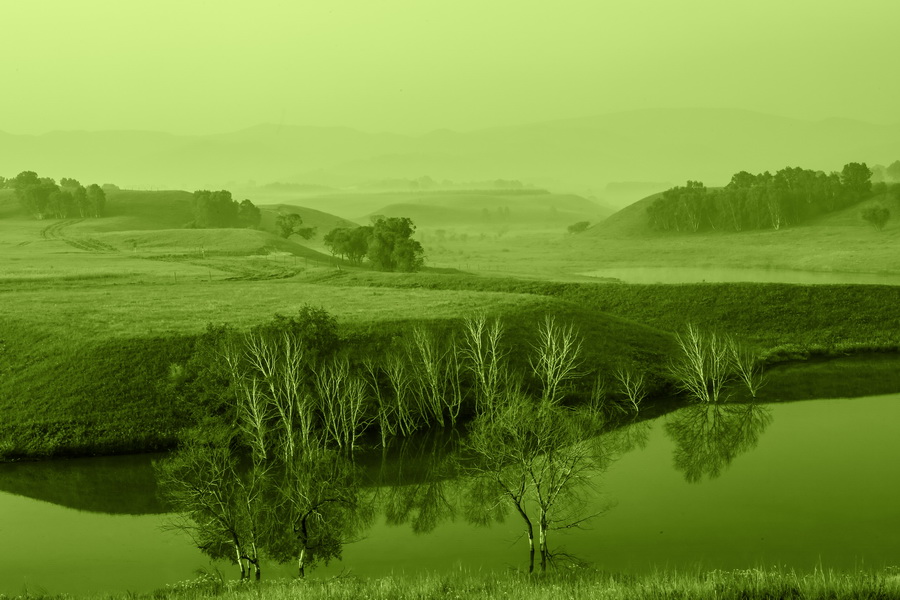 Photo taken on September 27, 2011 shows Hongshanjun horse training place (Wulanbutong grassland) in north China's Inner Mongolia. Wulanbutong Grassland is located in Hexigten Banner with only 300 km away from Beijing. [bbs.fengniao/ suiyi2208]