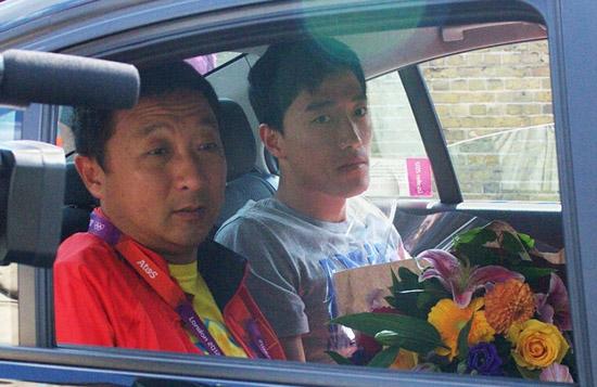 Chinese hurdler Liu Xiang has arrived at a renowned private hospital in London to receive surgery on his torn right Achilles tendon.
