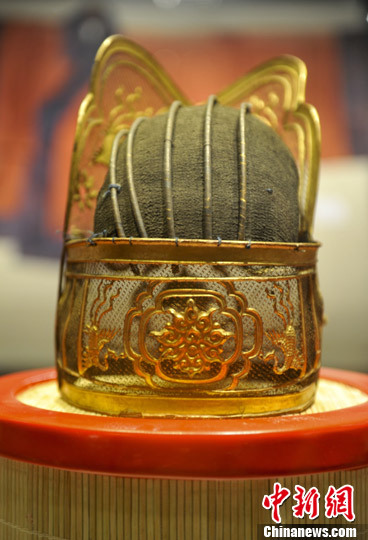 Precious clothes displayed in Jinan
