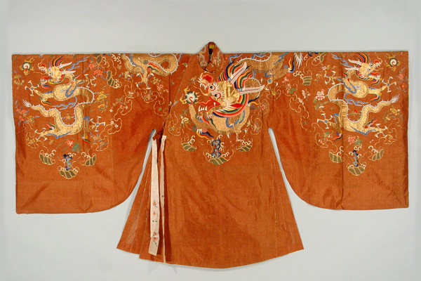 Precious clothes displayed in Jinan