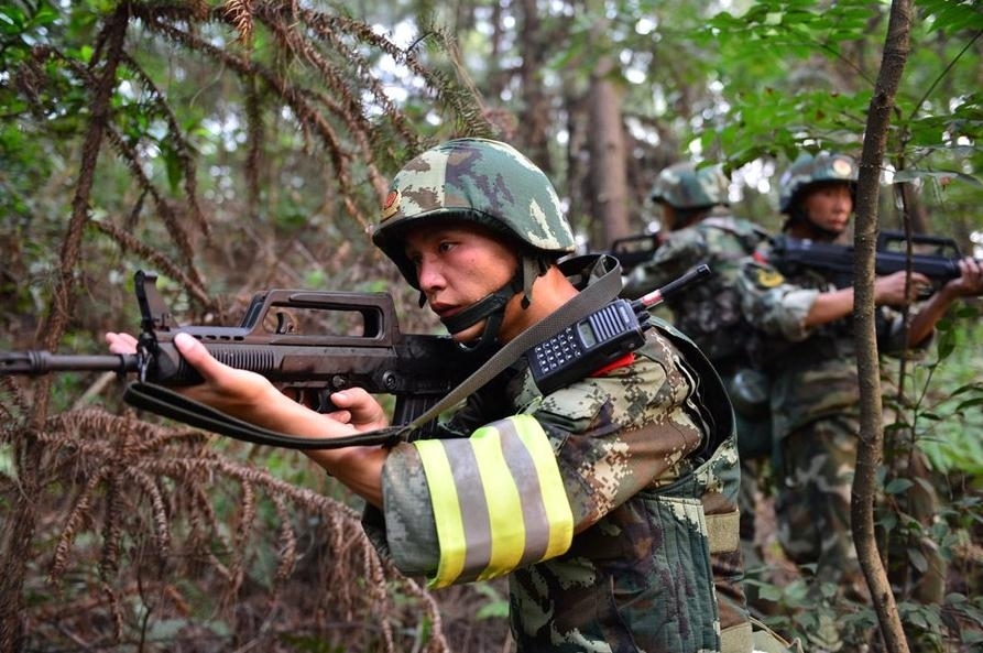 A group of Chongqing police were sent out to search for suspect robber who shot and killed one person and injured two others on Friday afternoon in Chongqing Municipality, southwest of China. The escaped suspect, named Zhou Kehua, has committed a series of crimes, killed many people, and robbed large sums of cash in Chongqing and provinces of Jiangsu and Hunan since 2004, according to Chongqing Public Security Bureau. [hljtv.com]