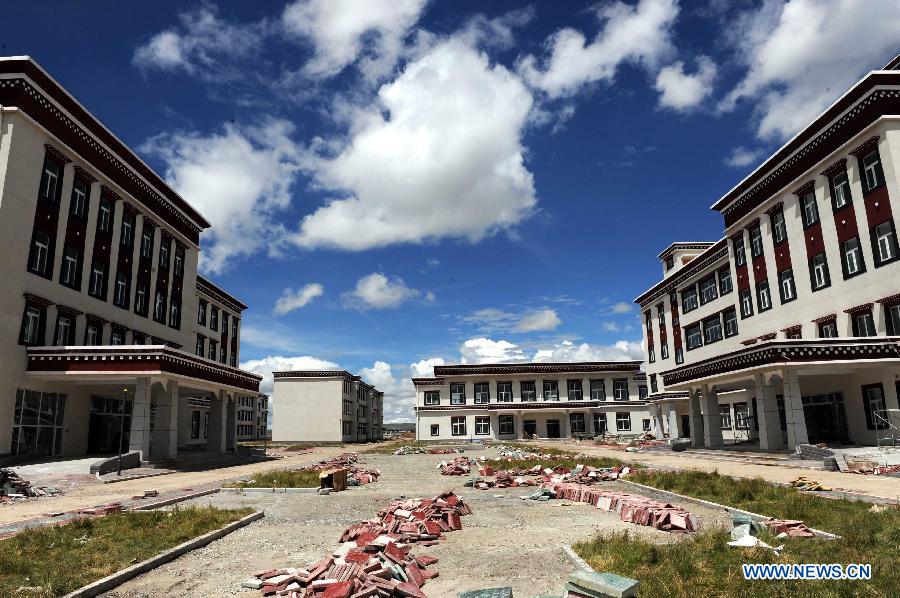 Photo taken on Aug. 7, 2012 shows a new hospital in Nagqu Prefecture, southwest China's Tibet Autonomous Region. 