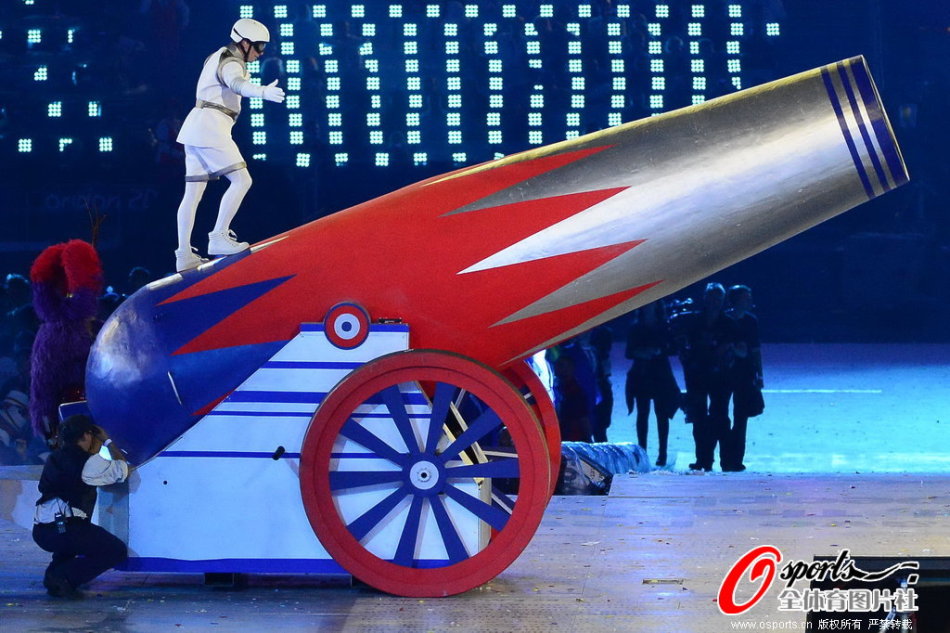 Performance at the Olympics closing ceremony.