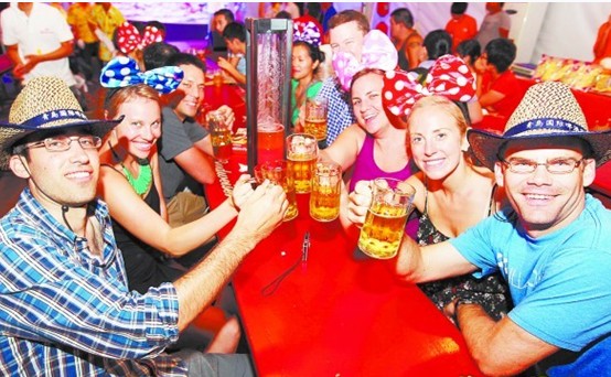 Int'l Beer Festival opens in Qingdao