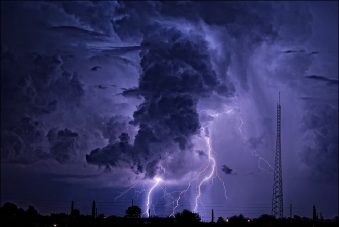 Shocking moments of lightening strike