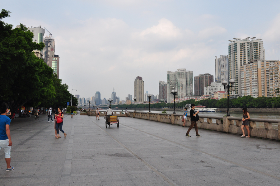 The Pearl River is the third longest river in China with a length of more than 2,000 kilometers. The river is composed of four separate river systems, which join up in Guangzhou, flow for about 70 kilometers, and then pour into the South China Sea. [China.org.cn]