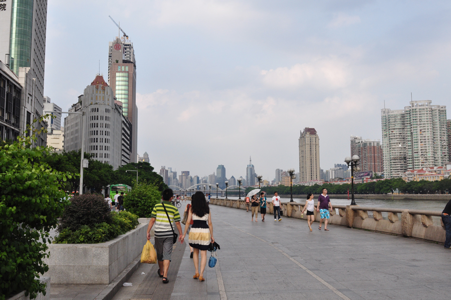 The Pearl River is the third longest river in China with a length of more than 2,000 kilometers. The river is composed of four separate river systems, which join up in Guangzhou, flow for about 70 kilometers, and then pour into the South China Sea. [China.org.cn]