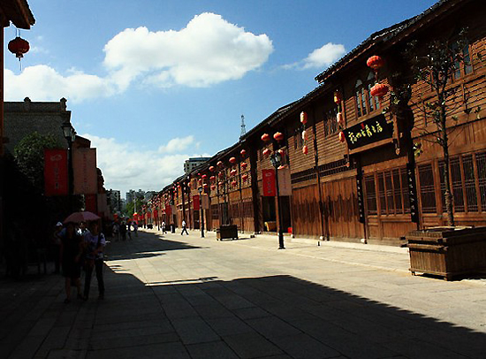 Three Lanes and Seven Alleys, one of the 'top 10 attractions in Fujian, China' by China.org.cn.