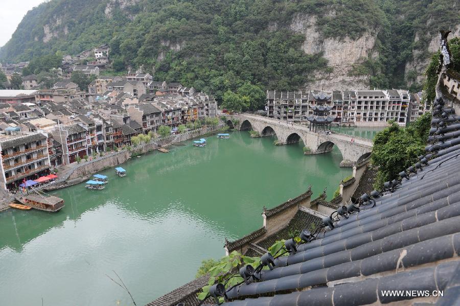 CHINA-GUIZHOU-ZHENYUAN ANCIENT TOWN-TOURIST (CN) 