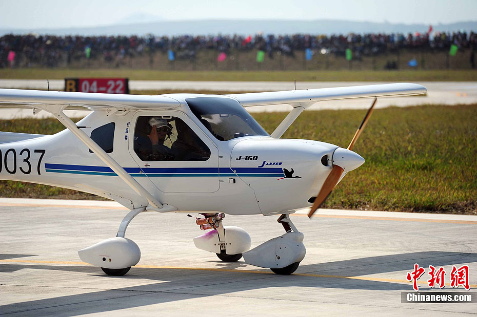 2012 AOPA air show begins in Shenyang