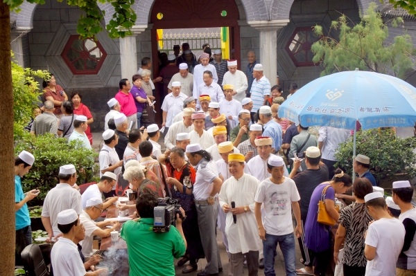 Muslims in Shandong celebrate end of Ramadan