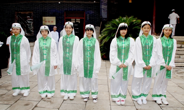 Muslims in Shandong celebrate end of Ramadan